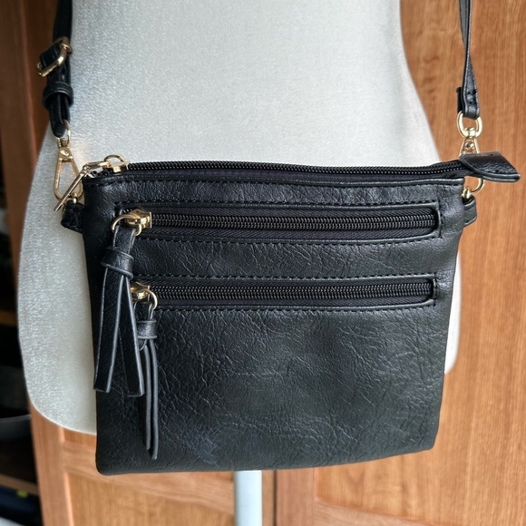Black & Gold Faux Leather Crossbody Bag - Picture 2 of 3